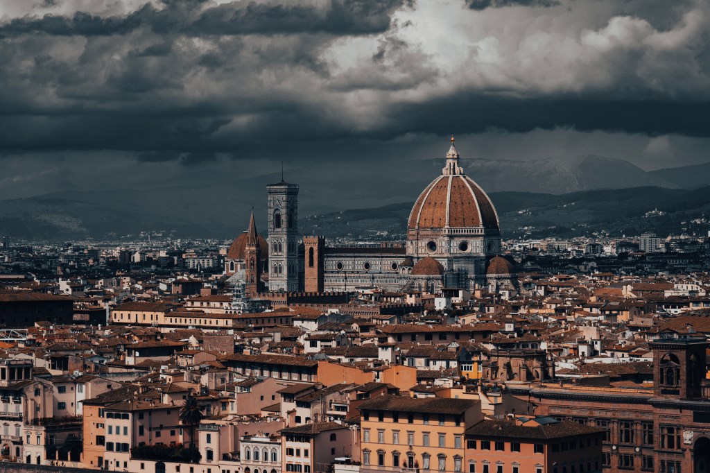 Ah.. Firenze (Florence). What a beautiful city in the Tuscan region of Italy. Beautiful city, wonderful people, and the best food. Seen here from the famous Piazzale Michelangelo.